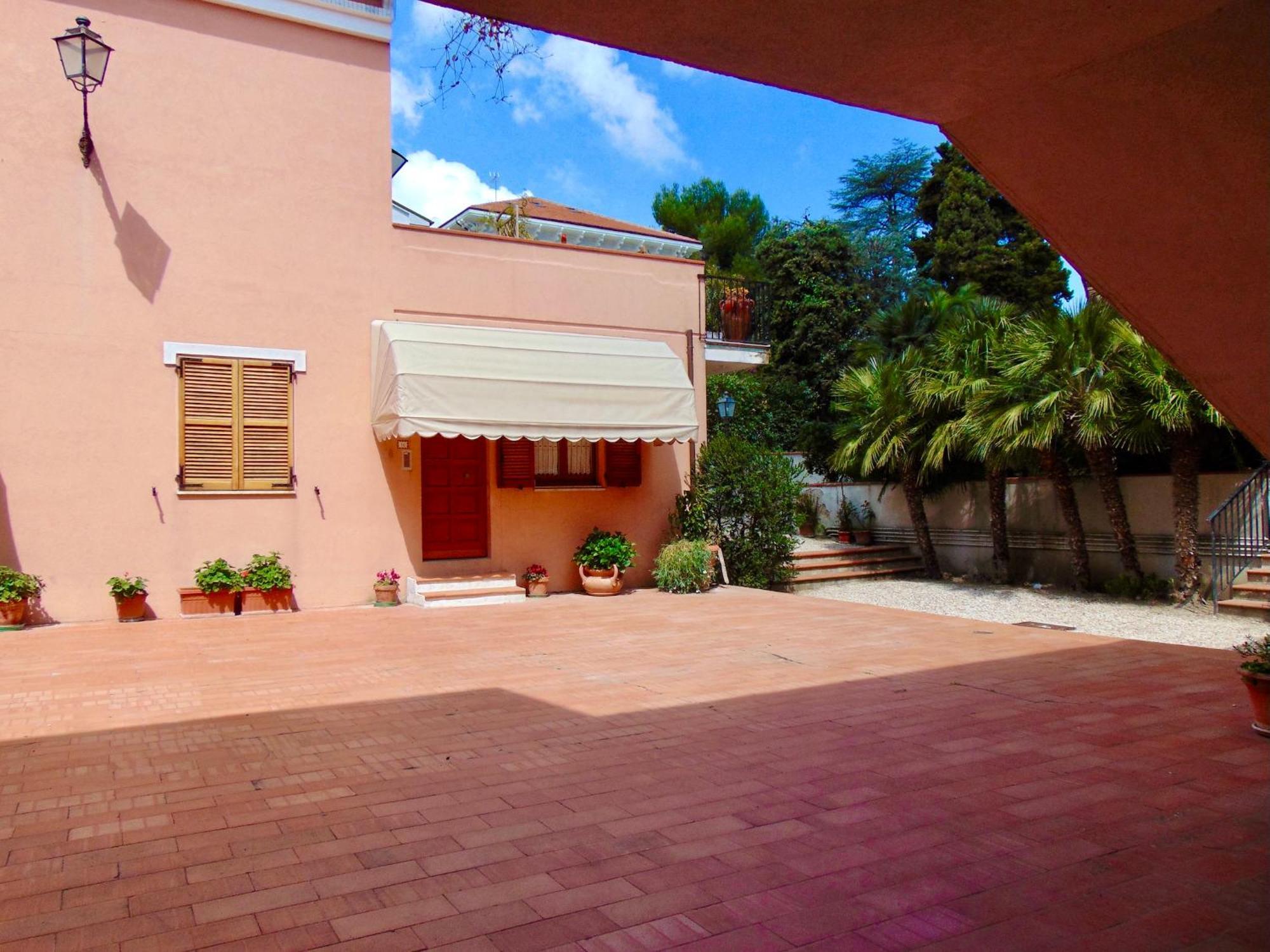 N080 - Numana, Bilocale Con Terrazzo In Centro Sirolo Exterior foto